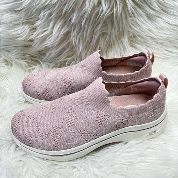 Skechers Pink Knit Slip-On Sneakers Size 8.5 Lightweight Comfort Walking Shoes - Picture 2 of 8